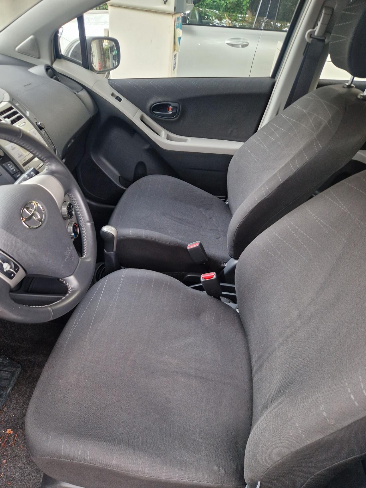 Toyota Yaris 1.0 Benz 68 CV - meccanica OK