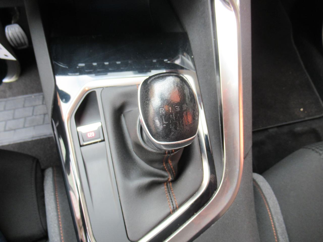 Peugeot 3008 BlueHDi 130 S&S Business