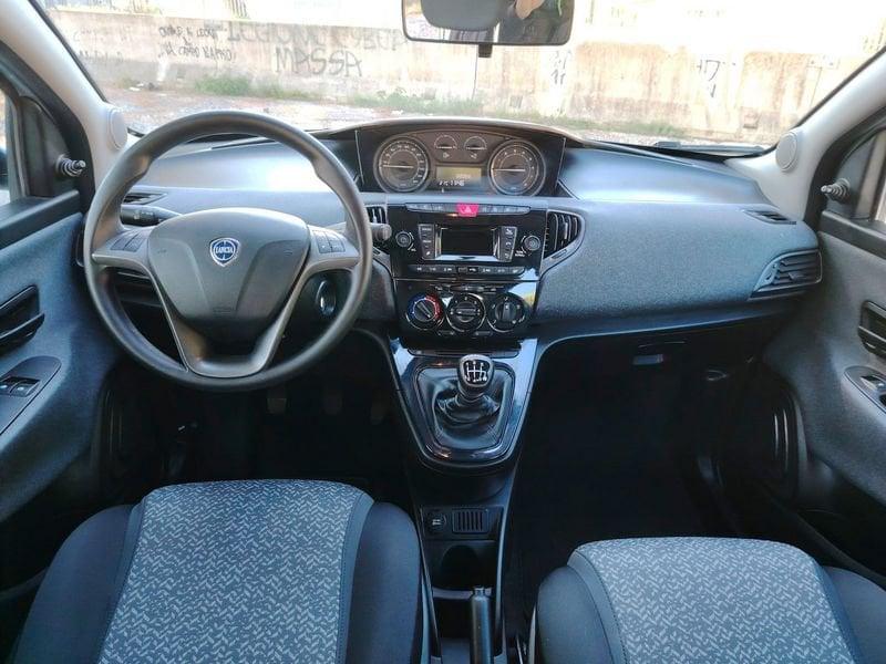 Lancia Ypsilon Ypsilon 1.0 FireFly 5 porte S&S Hybrid Silver