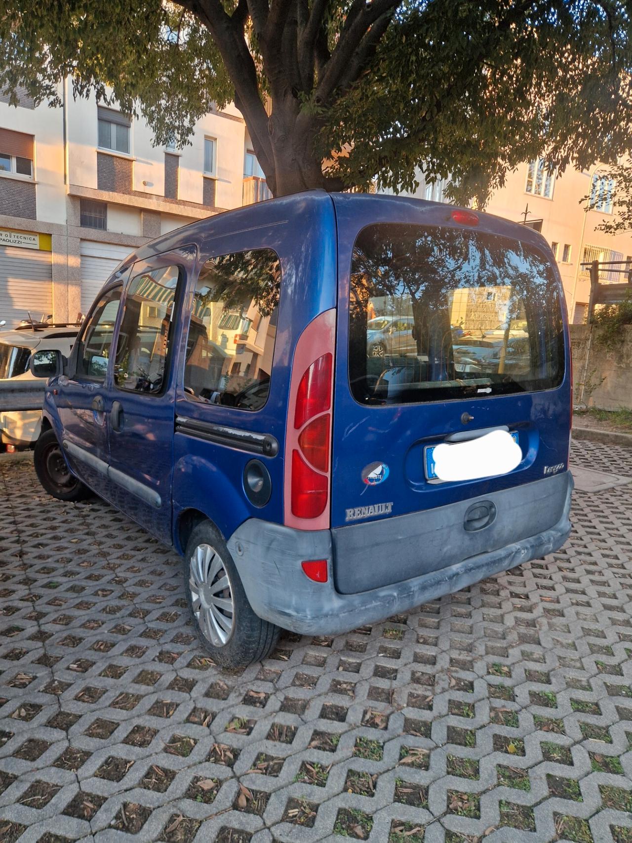 Renault Kangoo 1.4 benz 75 CV - Motore KO