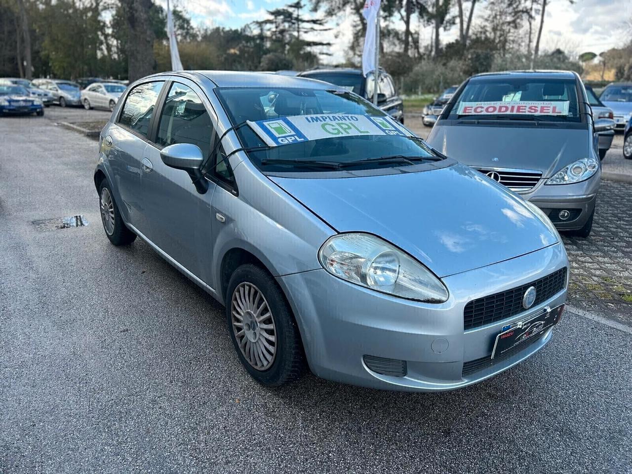 FIAT GRANDE PUNTO impianto GPL 1200 CV 65 km 181.525 certificati X NEOPATENTATI