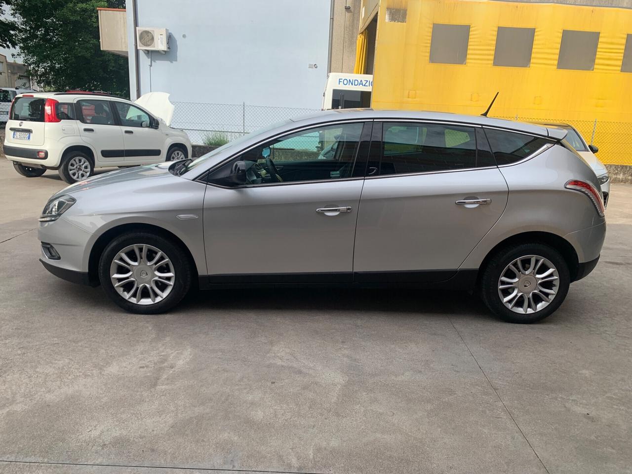Lancia Delta 1.6 MJT DPF Argento