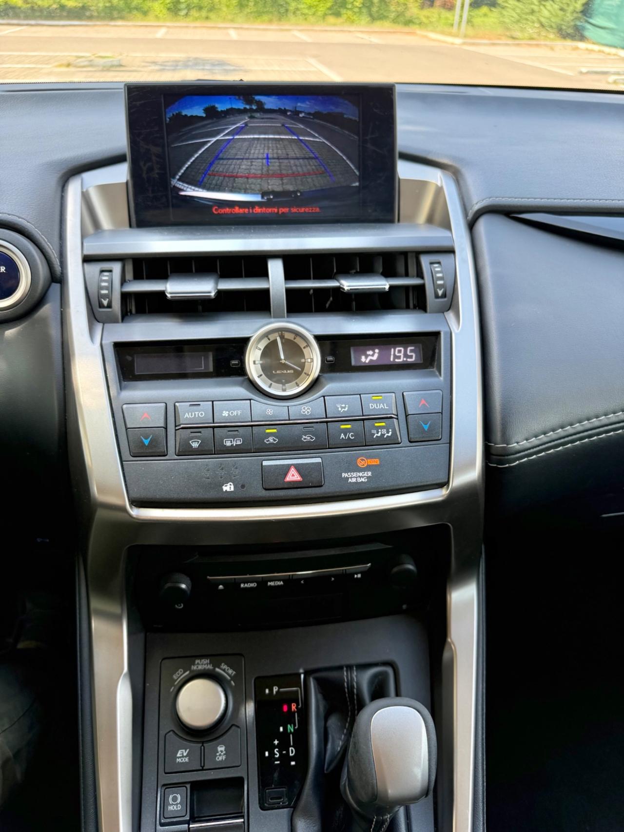 Lexus NX 300h Hybrid 197Cv*4WD*Automatic*Navi*Led*Pdc