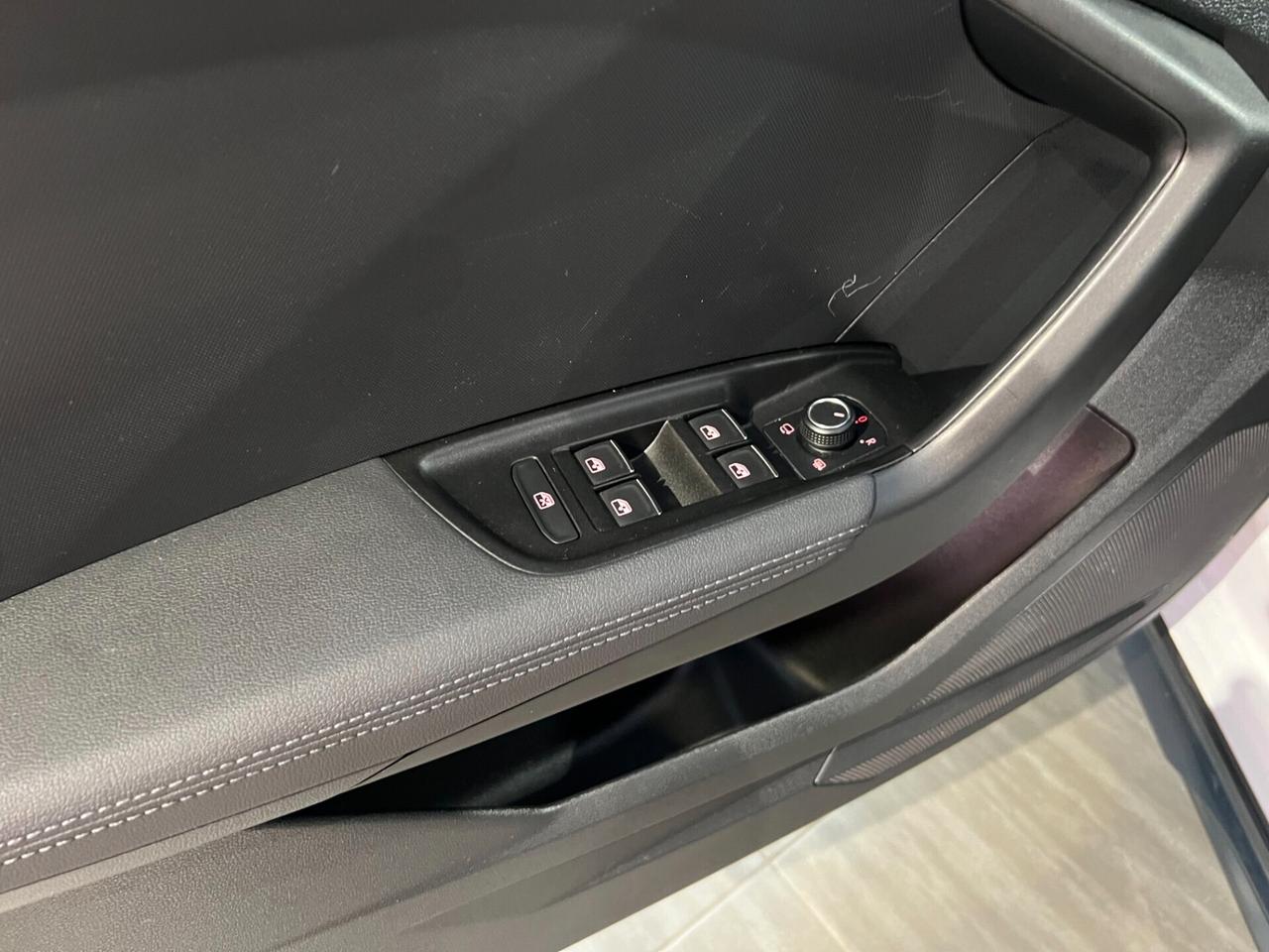 Audi A1 citycarver 30 TFSI S tronic Identity Contrast