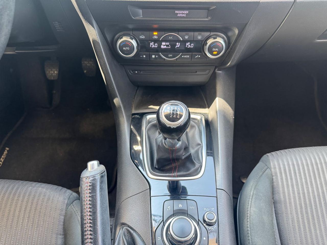 Mazda 3 Evolve 1.5 SkyActiv-G 100 #11621