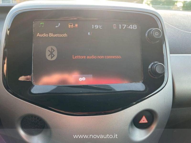 Toyota Aygo Aygo 5p 1.0 x-play my15