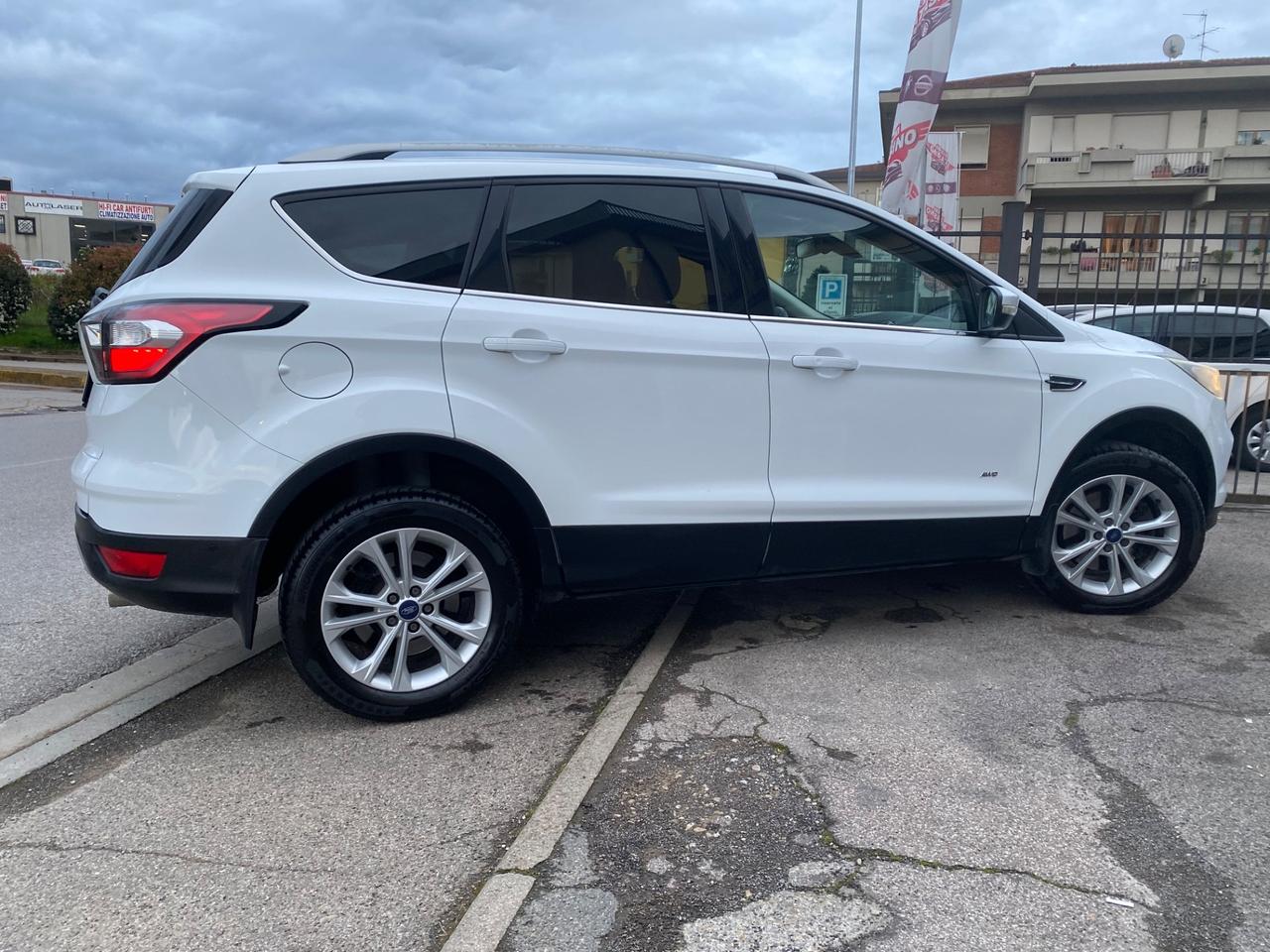 Ford Kuga 2.0 TDCI 150 CV S&S 4WD Powershift ST-Line Business