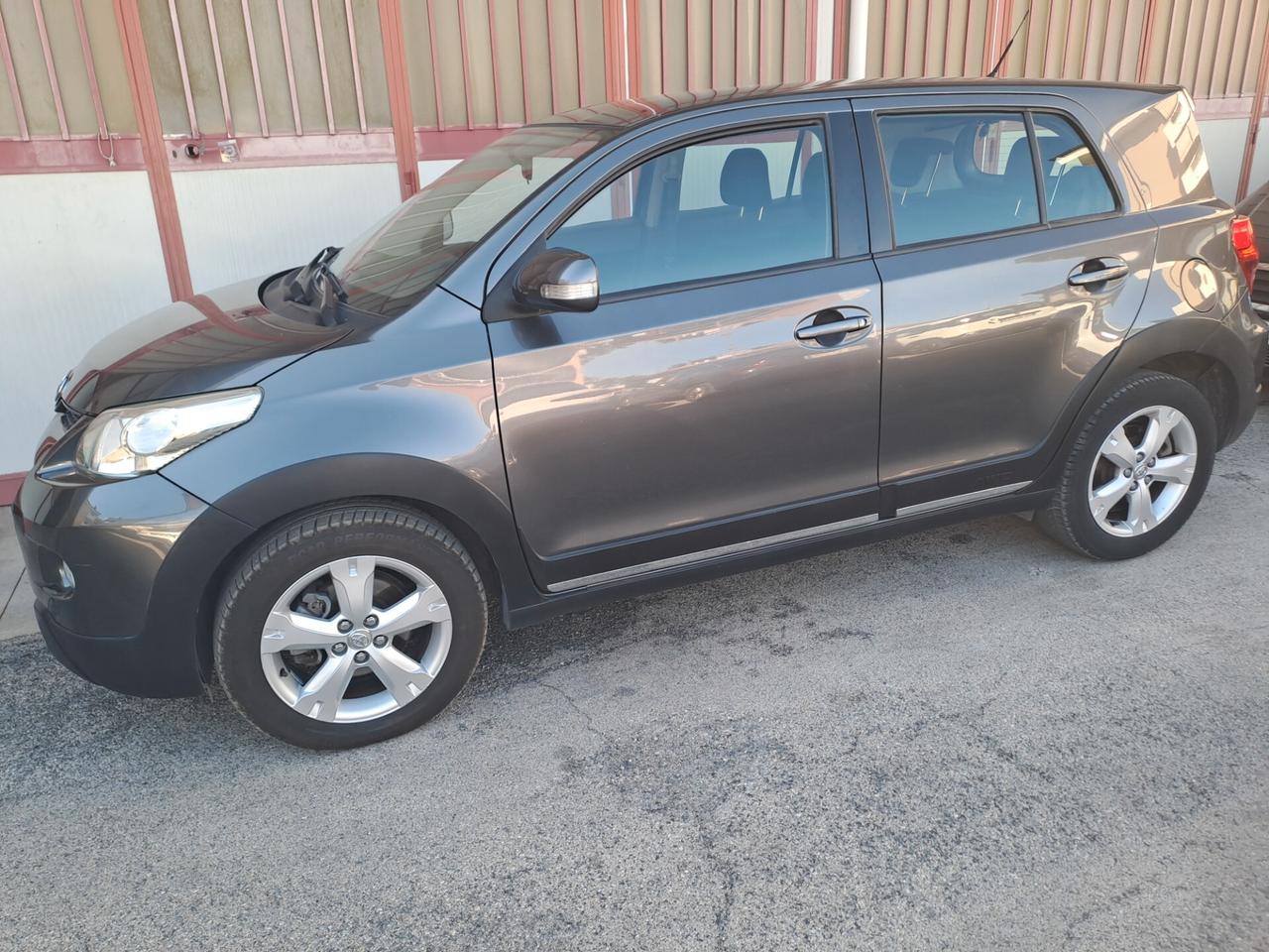 Toyota Urban Cruiser 1.4 D-4D AWD Sol