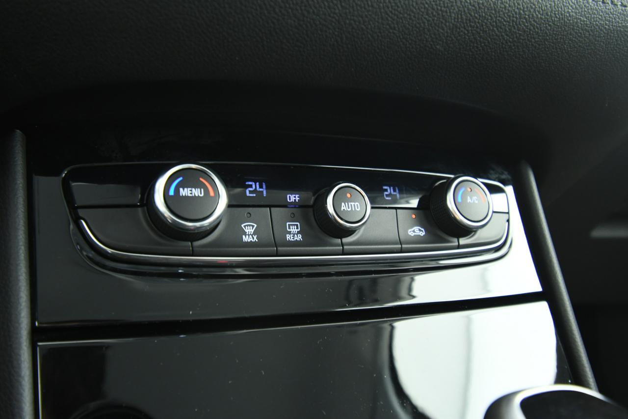 OPEL Grandland X 1.5 ecotec Elegance s&s 130cv at8 NEOPATENTATI+APP CONNECT