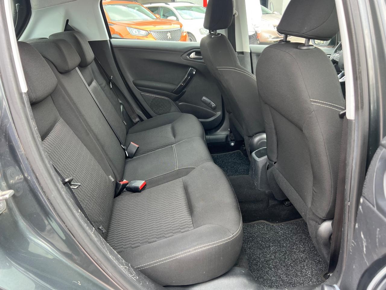 Peugeot 208 PureTech 82 5p. GPL Active