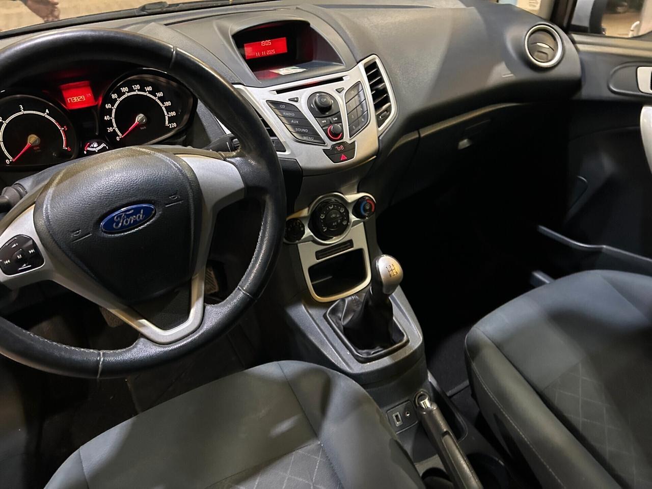 Ford Fiesta 1.4 TDCi 70CV 5 porte Titanium