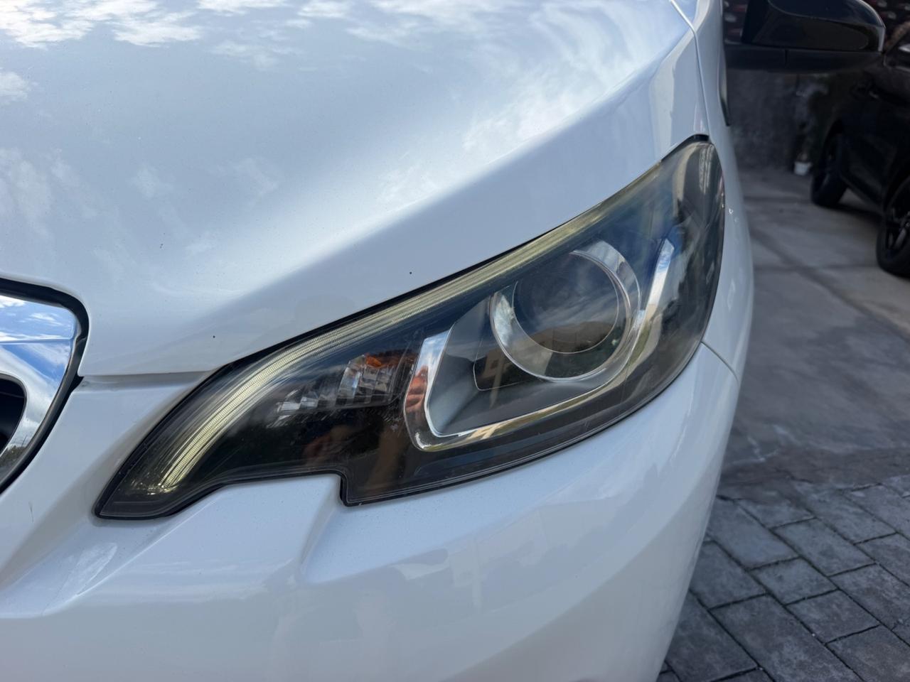 Peugeot 108 1.2 VTi Roland Garros