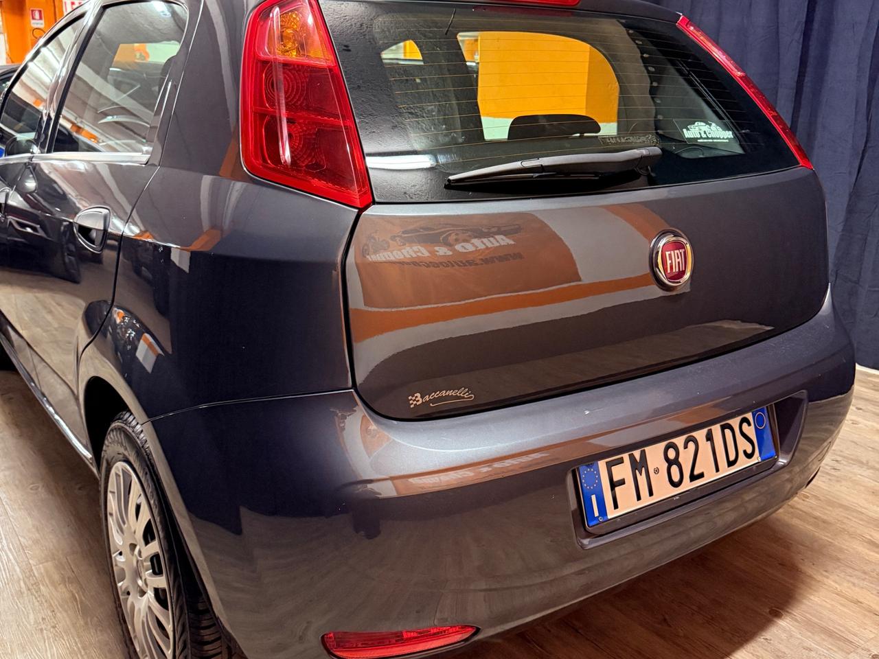 STUPENDA FIAT PUNTO GPL CON SOLI 84.047 KM