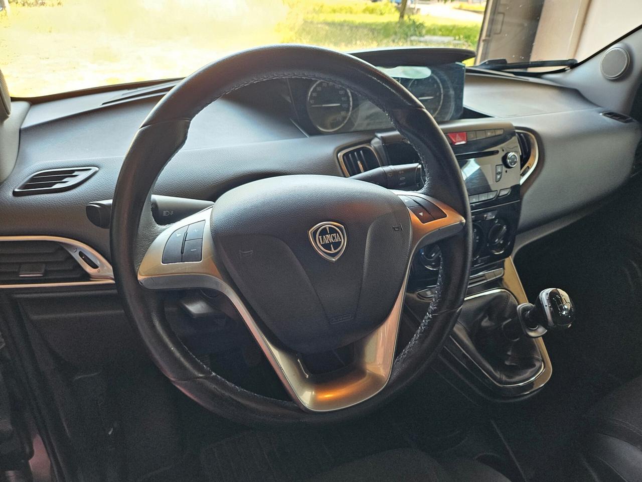 Lancia Ypsilon 1.2 69 CV 5 porte Gold
