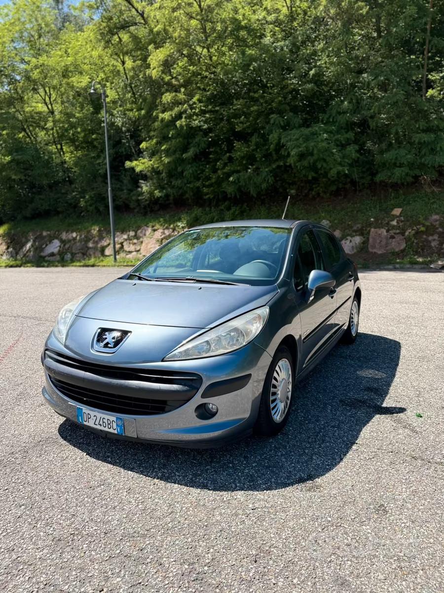 Peugeot 207 neopatenati