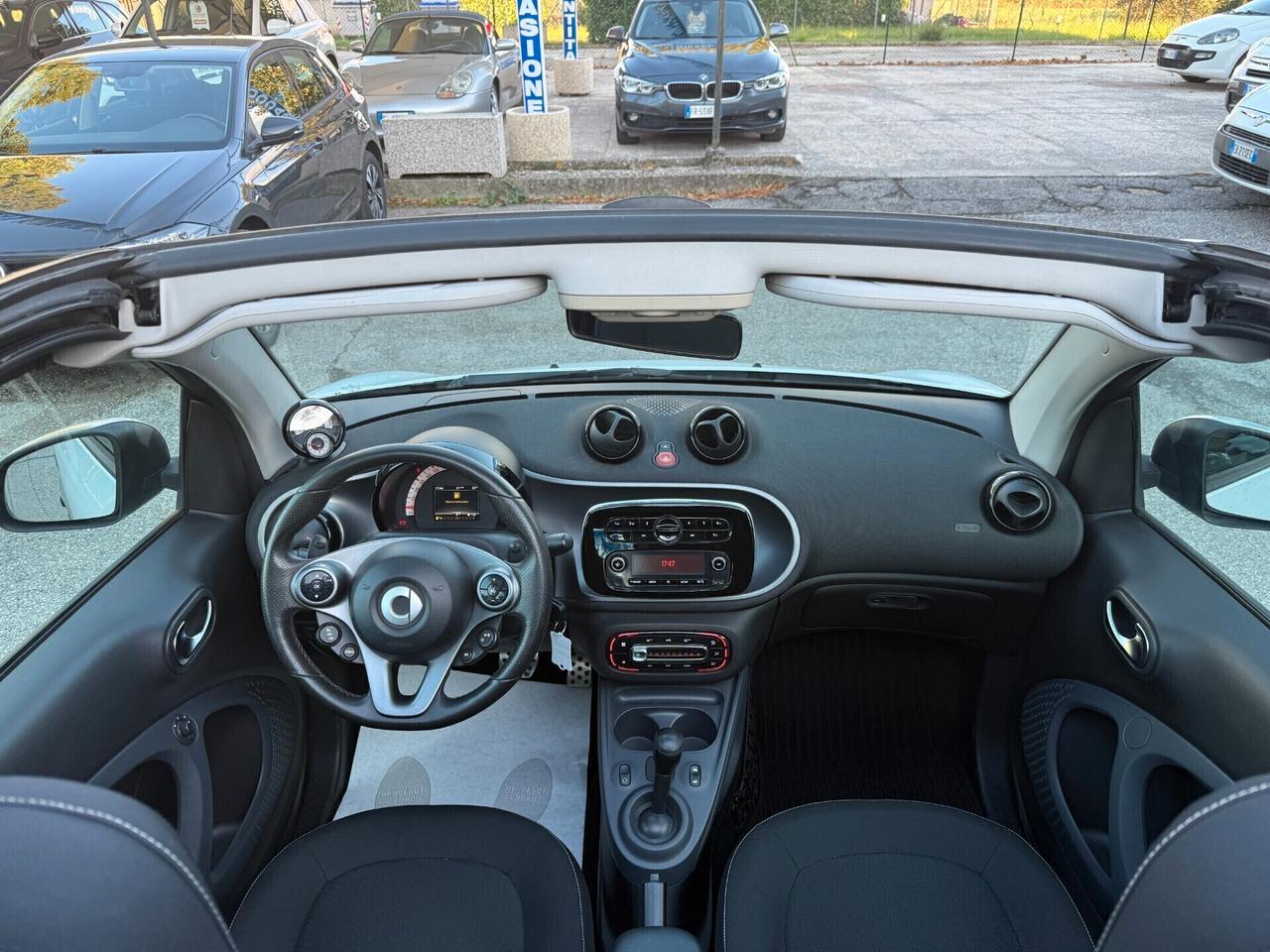" UNA CHICCA " Smart ForTwo 70 1.0 cabrio Passion