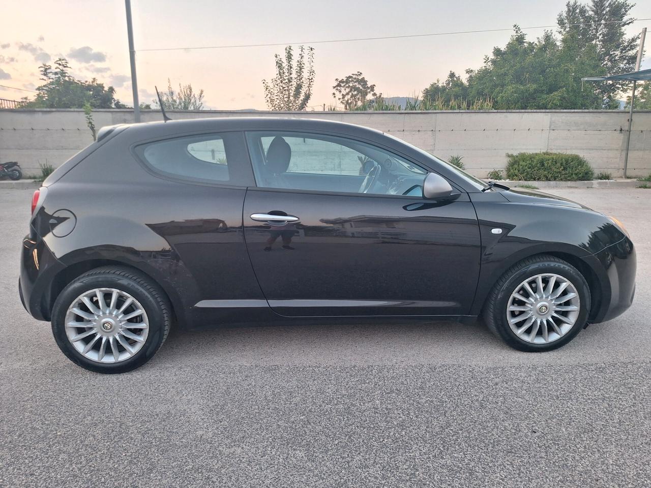 Alfa Romeo MiTo 1.3 JTDm 85cv Distinctive 2014