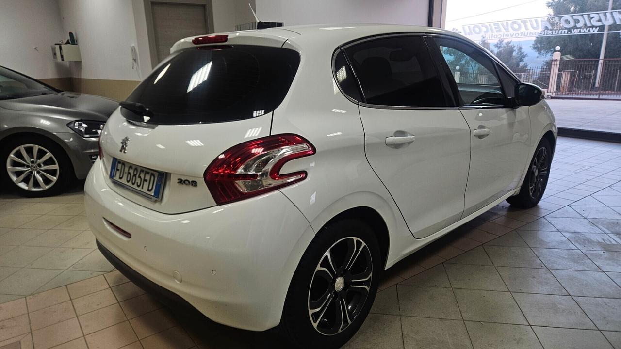 Peugeot 208 1.4 HDi 68 CV 5 porte Allure