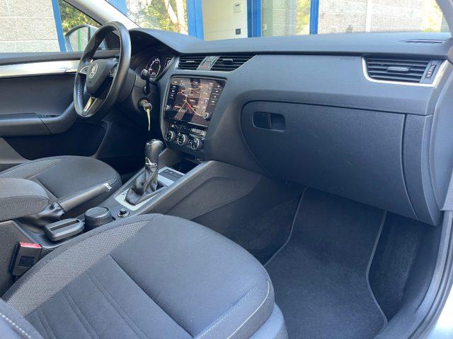 SKODA Octavia SW 1.6 TDI 115CV DSG NAVIGATORE SENSORI PARCHEGGIO
