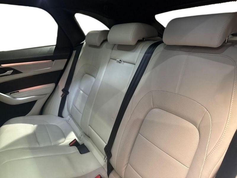 Jaguar F-Pace 2.0 i4 R-Dynamic HSE awd 250cv auto