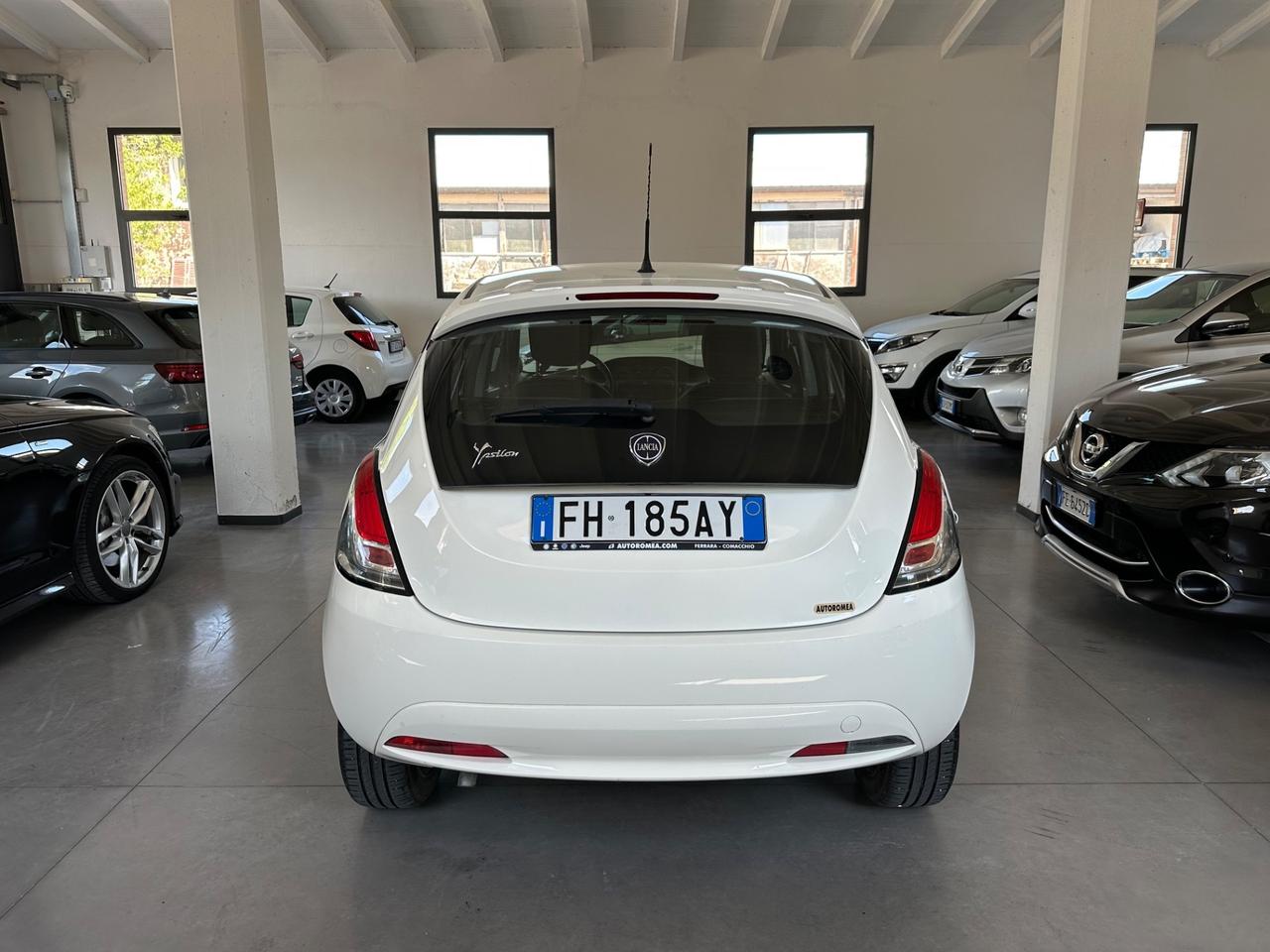 Lancia Ypsilon 1.2 69 CV 5 porte Silver