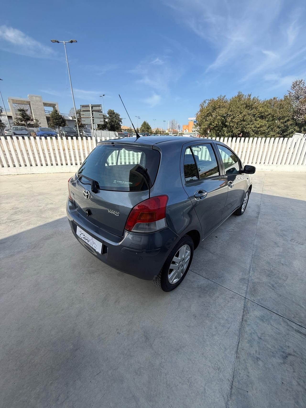 Toyota Yaris 1.0 5 porte Sol