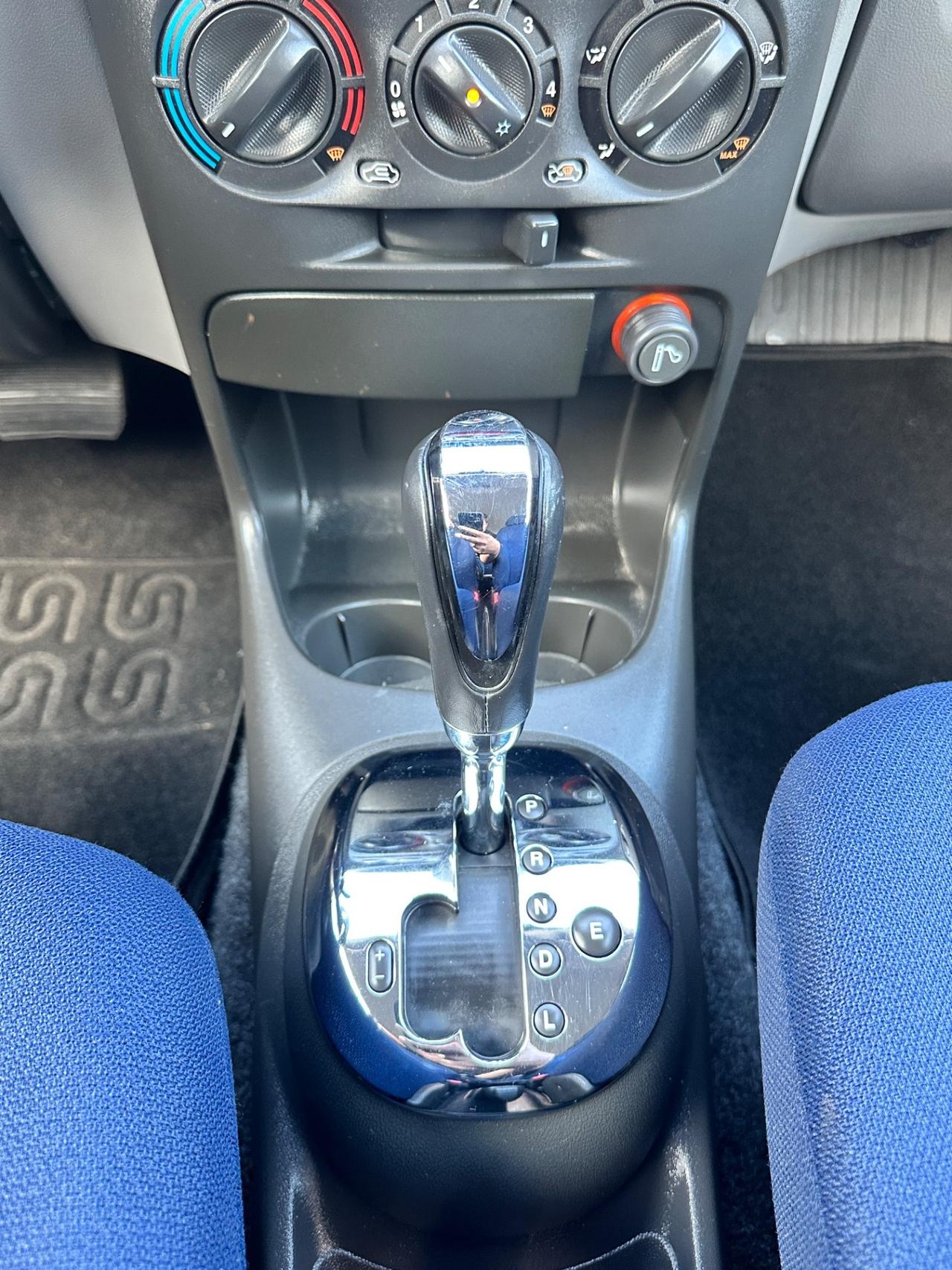Fiat Punto 1.2i 16V cambio automatico