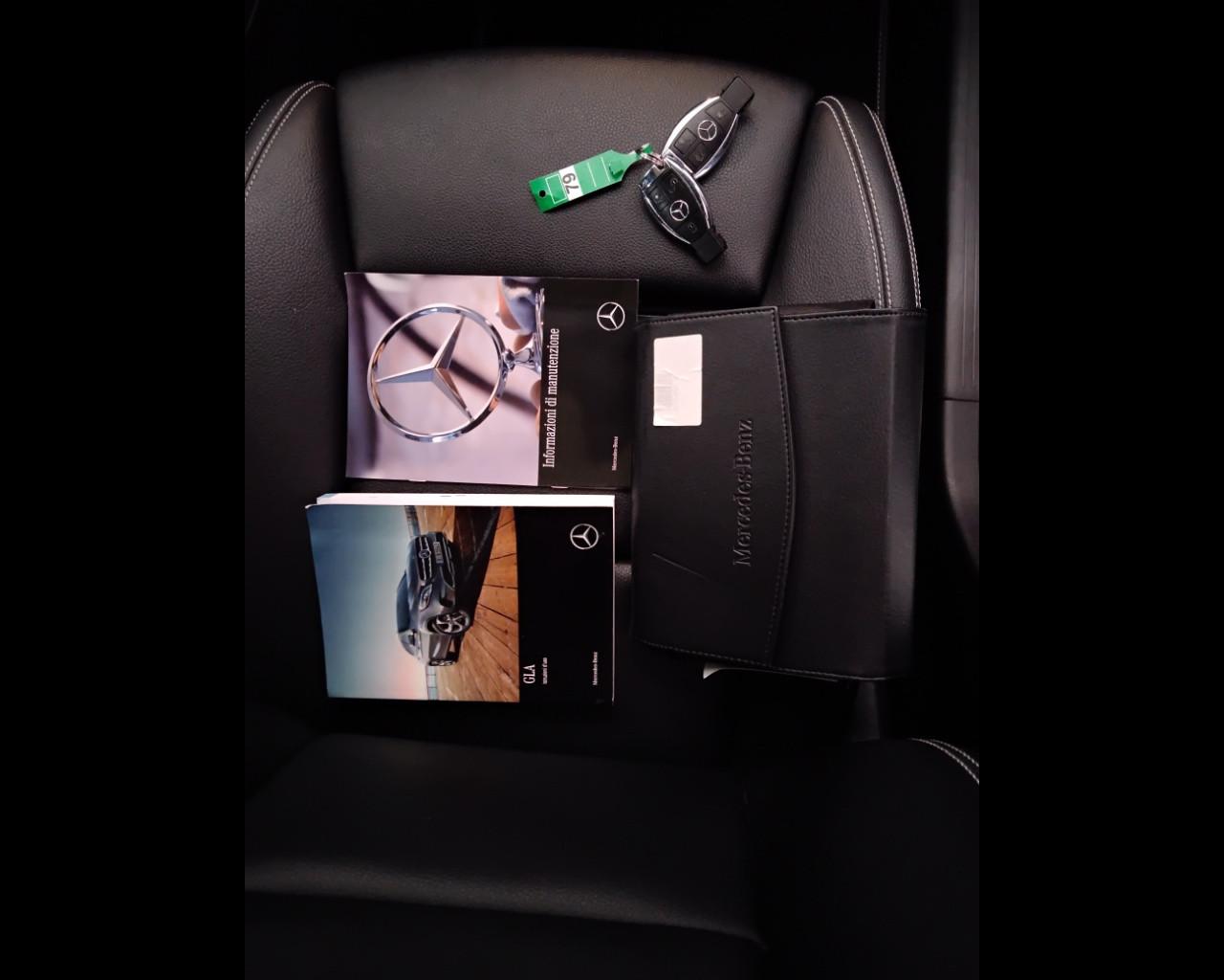 Mercedes-Benz GLA-X156 2017 - GLA 200 d Night Edition auto