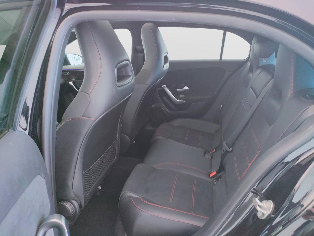Mercedes-Benz Classe A - W177 2018 - A 180 d Premium auto