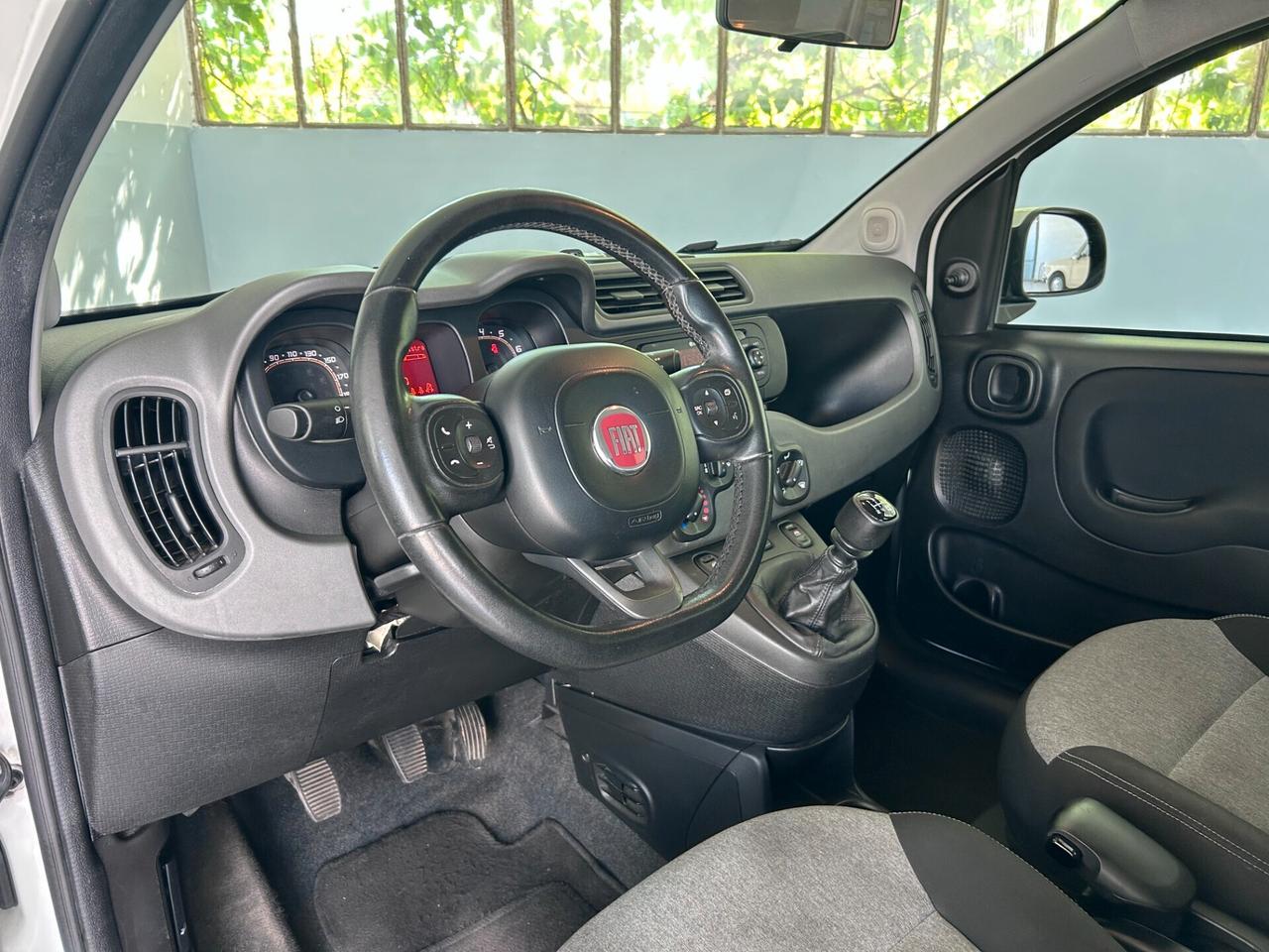 Fiat Panda 1.2 Lounge 5 Posti (Gancio traino)