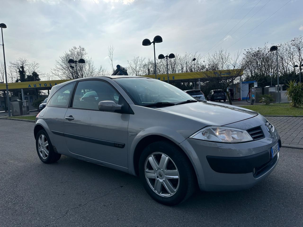 Renault Megane Mégane 1.6 16V 3 porte Luxe Dynamique