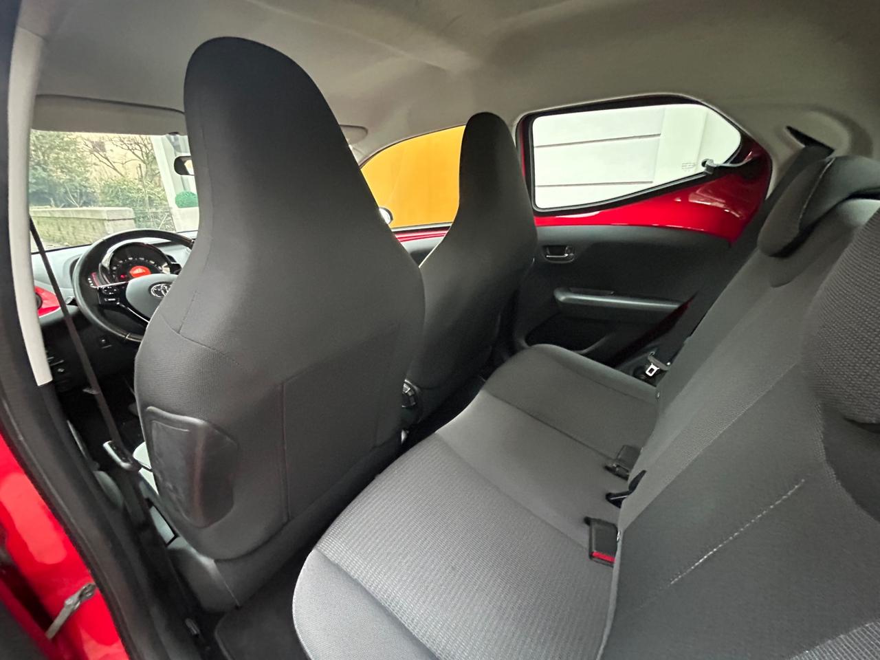 Toyota Aygo Connect 1.0 x-clusiv 72cv 5p *90000KM*NEOPATENTATI*