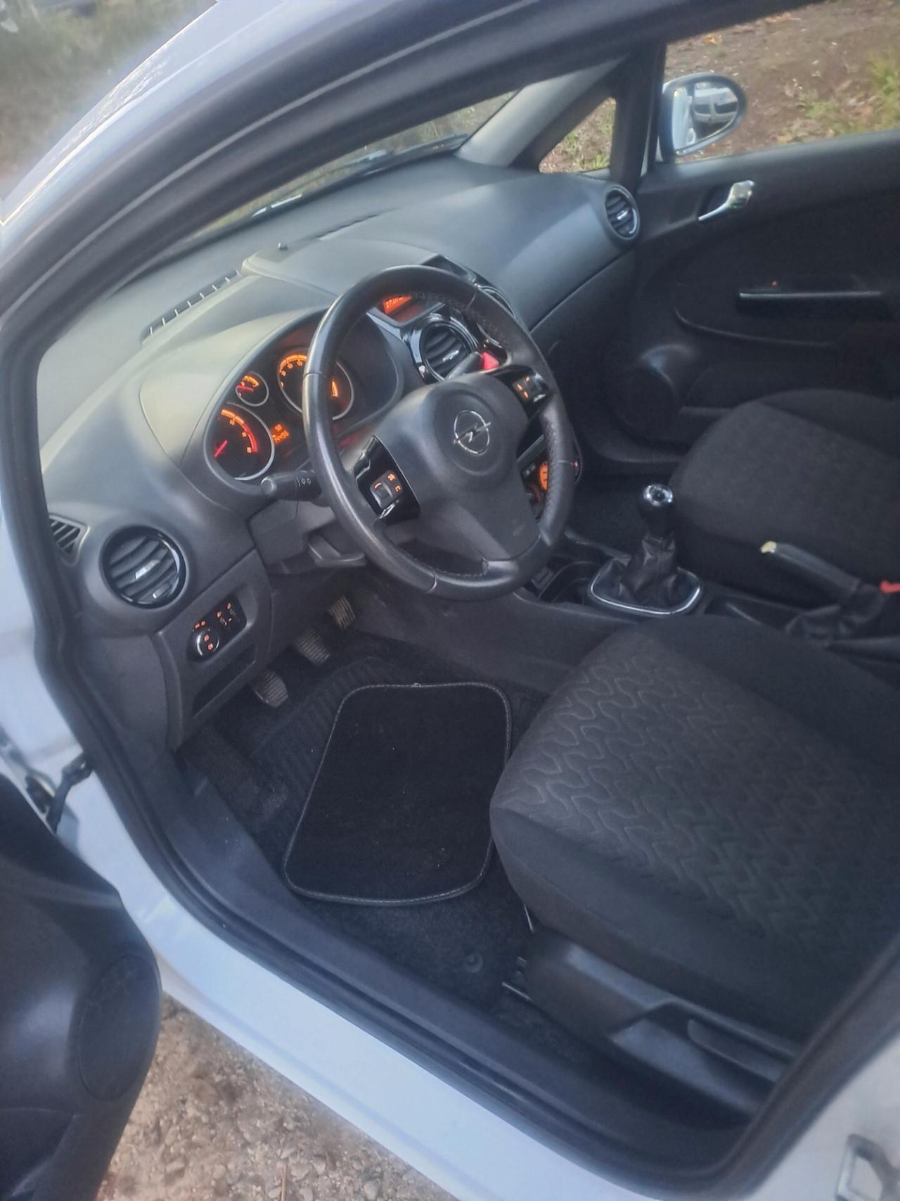 Opel Corsa 1.2 5 porte Sport km 114mila