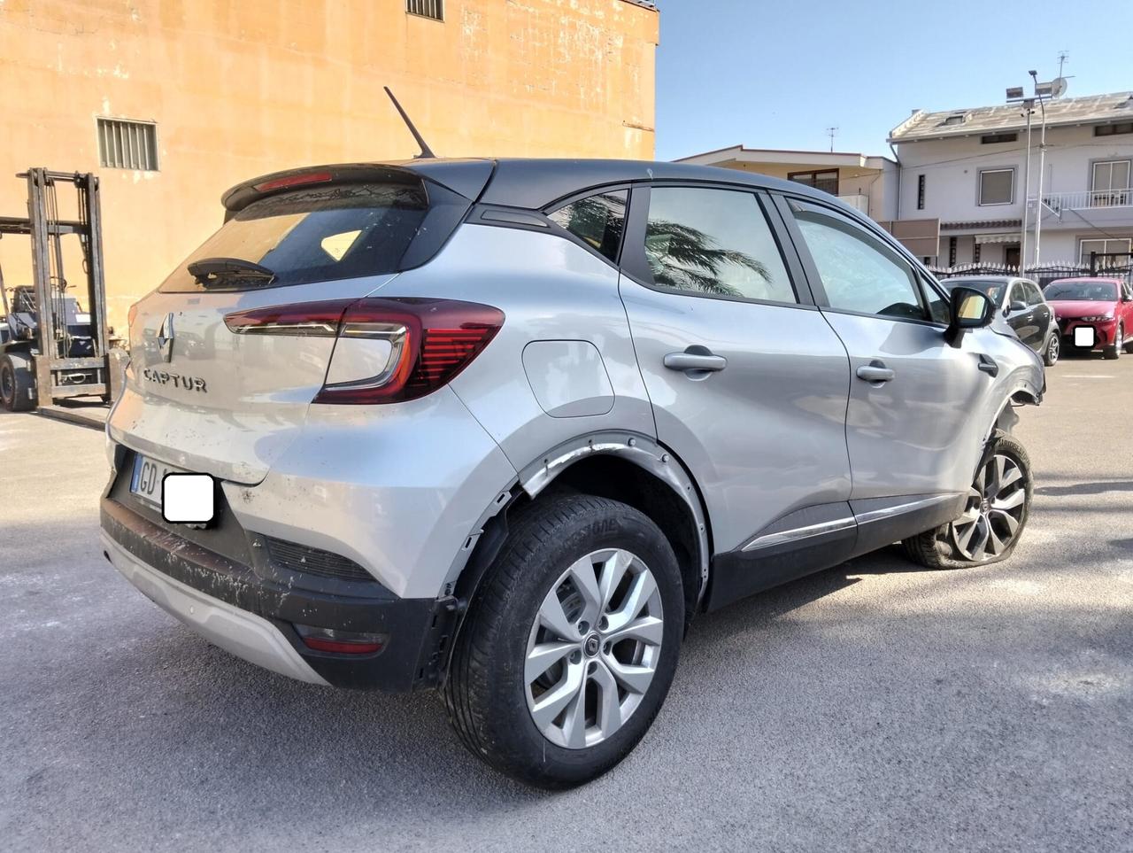 Renault Captur Blue dCi 95cv 2020 SINISTRATA
