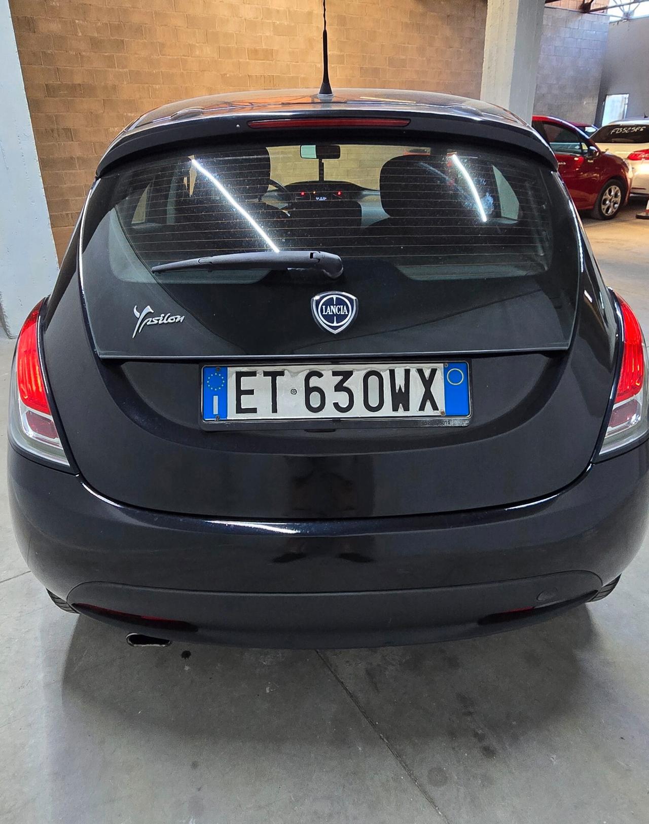 Lancia Ypsilon 1.2 69 CV 5 porte Ecochic Silver