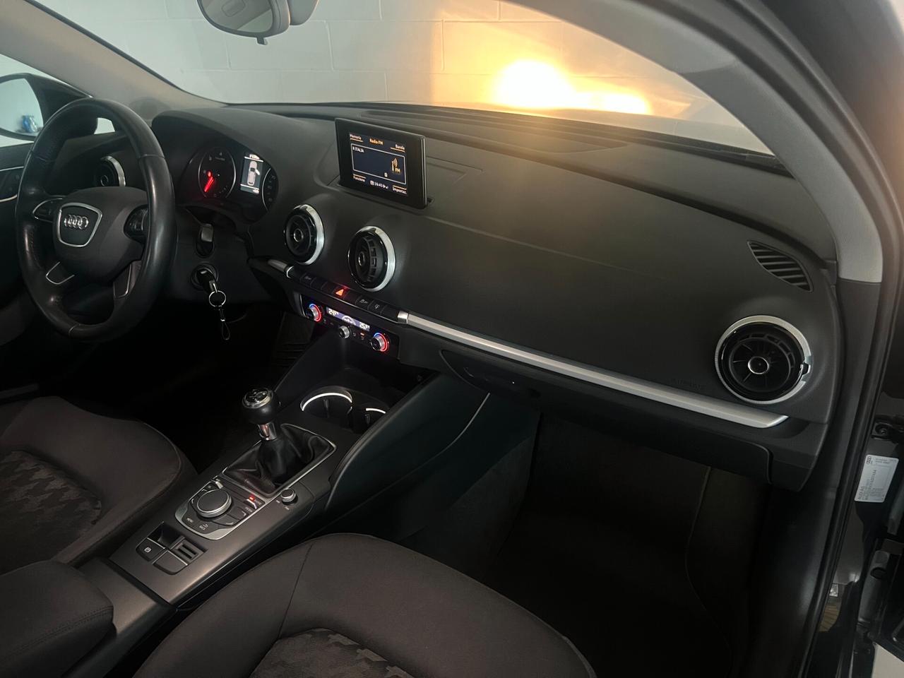 Audi A3 SPB 1.6 TDI 110cv euro 6 ok neopatentati