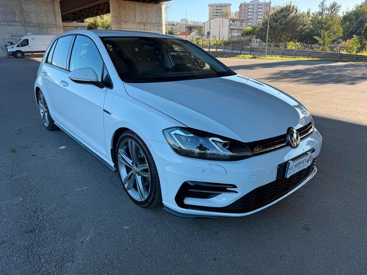 Volkswagen Golf 1.6 TDI 115 CV 5p R line