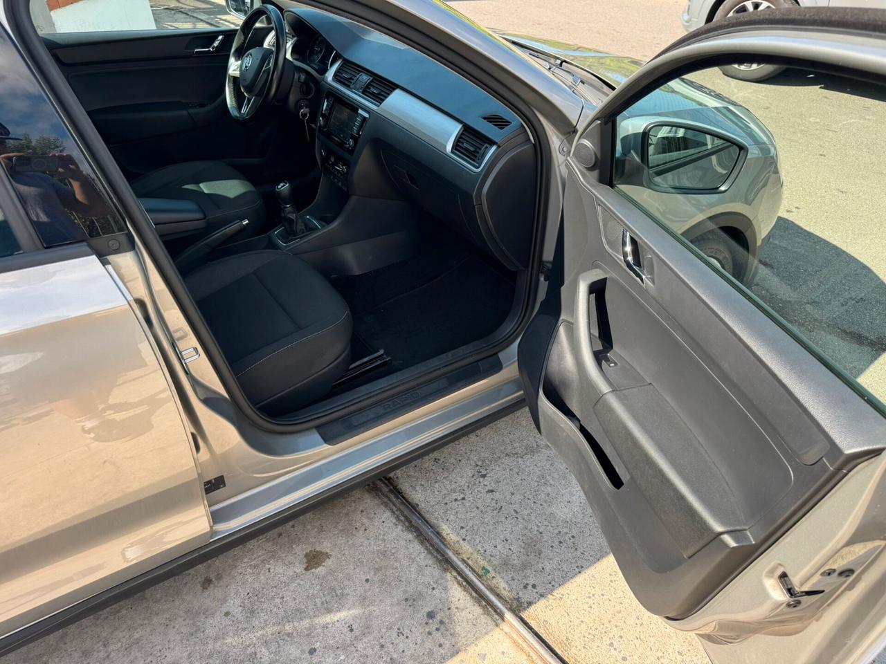 Skoda Rapid 1.6 TDI 115 CV Design Edition