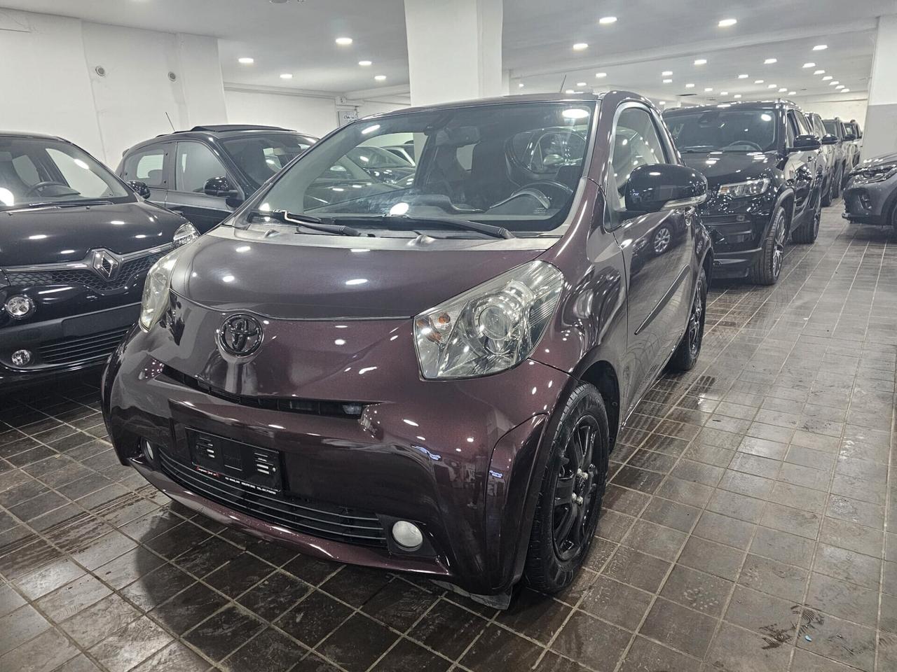 NUOVA TOYOTA iQ 1.0 VVT-i SOL 68CV BLACK LINE