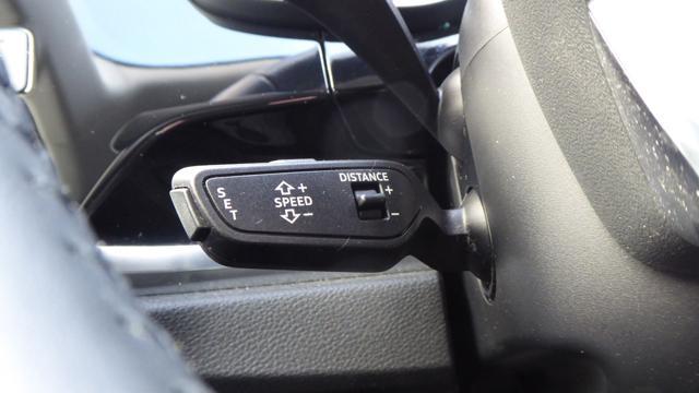 AUDI Q3 35 TFSI Business