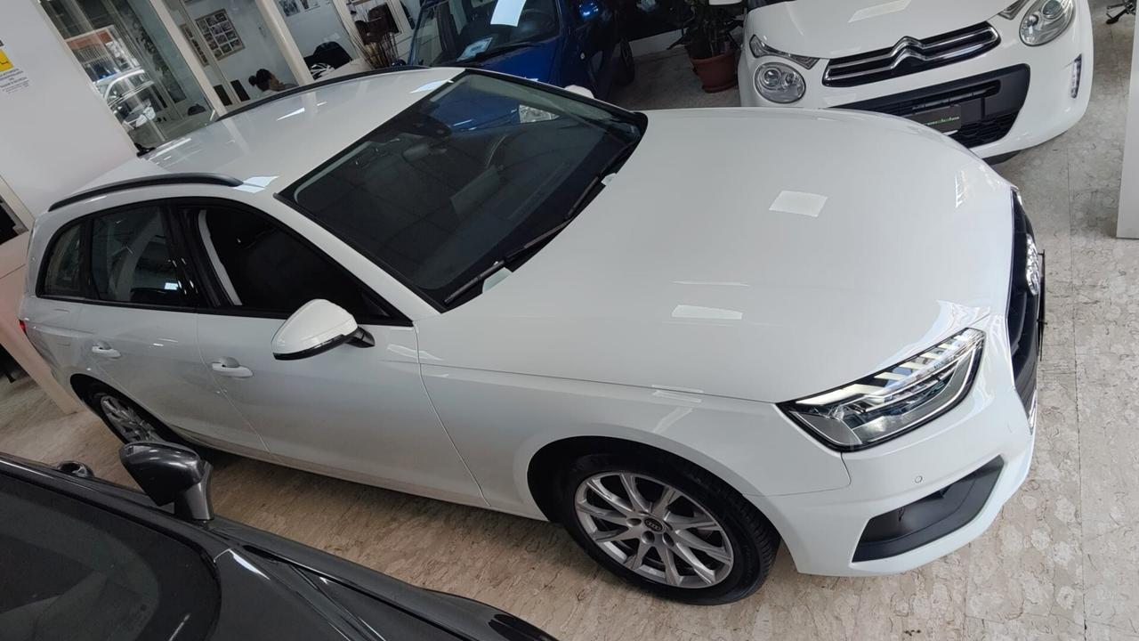 Audi A4 Avant 30 TDI 136 CV S tronic Business Hybrid