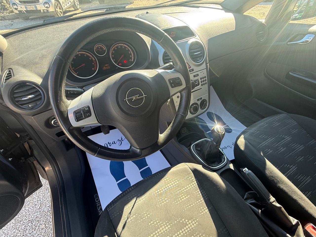 Opel Corsa 1.2 5 porte COSMO