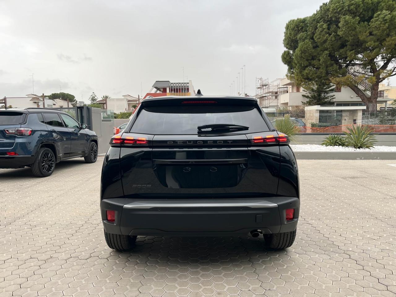 Peugeot 2008 1.2 puretech Allure s&s 100cv Km0