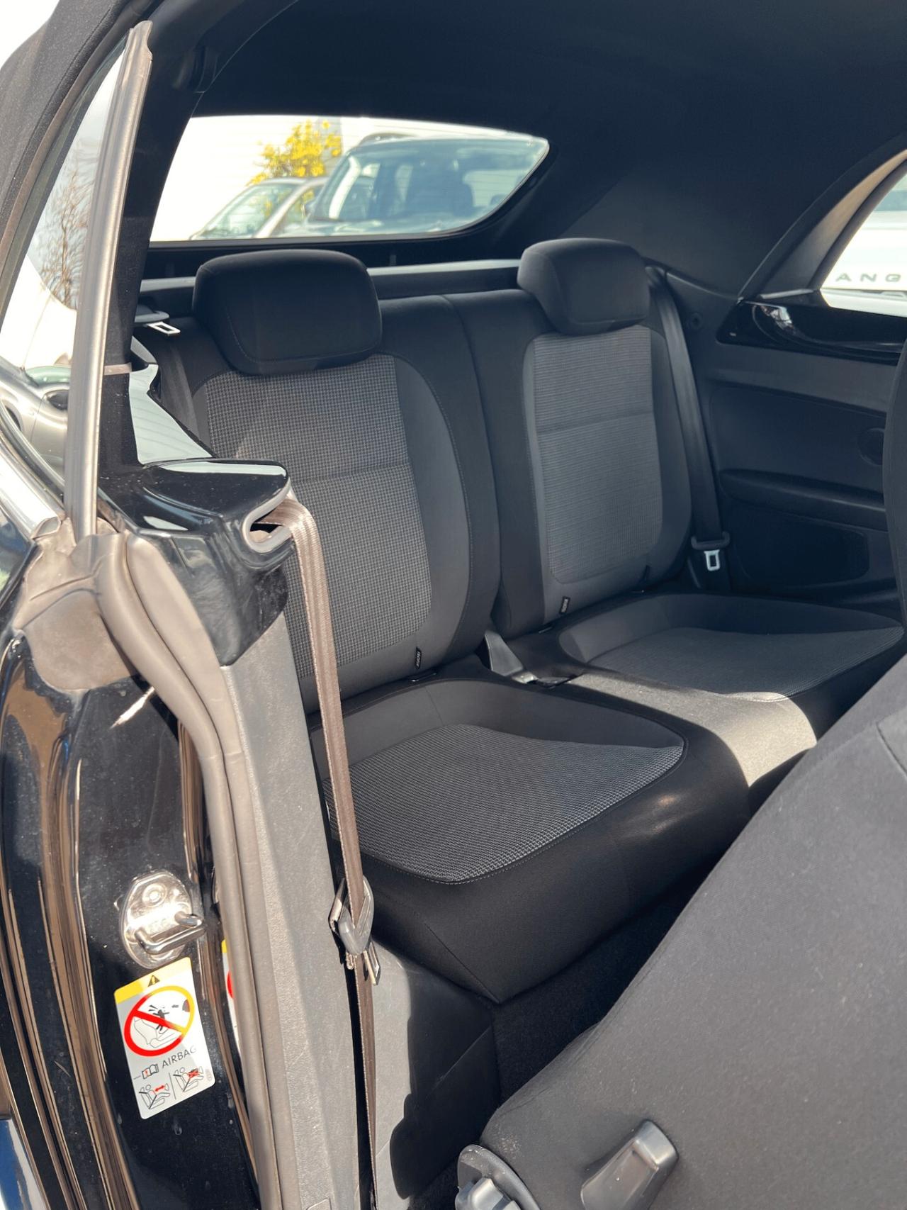 Volkswagen Maggiolino Cabrio 1.6 TDI Design