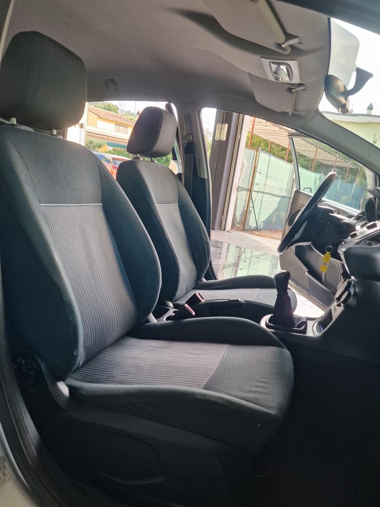 Ford Fiesta 1.4 TDCi 68CV 5 porte Titanium