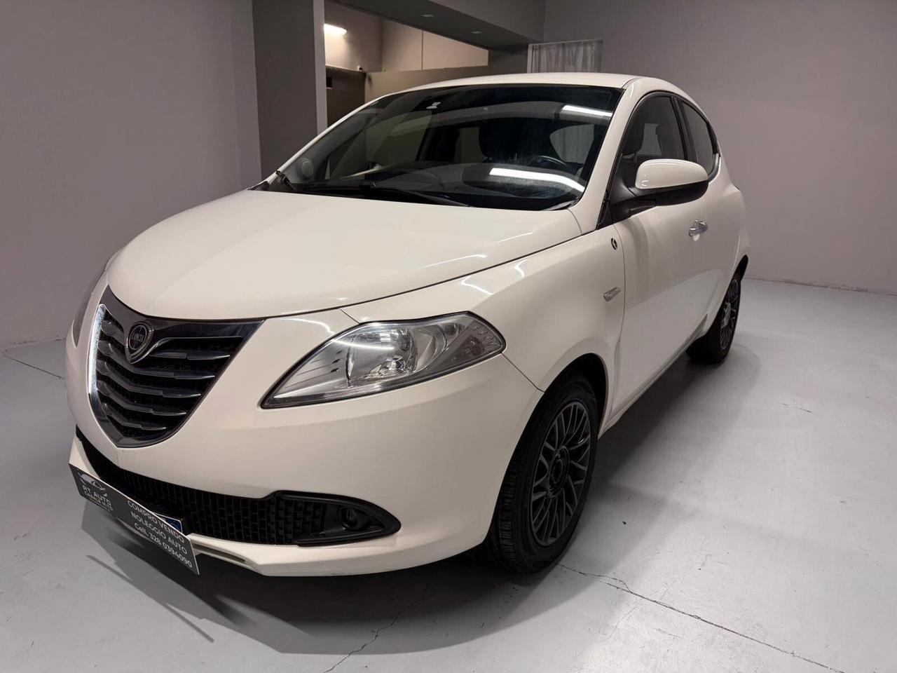 Lancia Ypsilon 1.2 69 CV 5 porte S&S Platinum