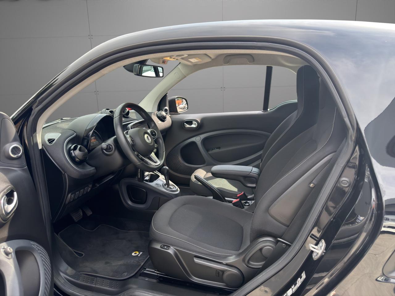 Smart fortwo coupe 0.9 Passion Turbo 90cv - Unico proprietario - Sedili riscaldabili - Cerchi in lega - Luci Led - Tetto panoramico - Schermo touch