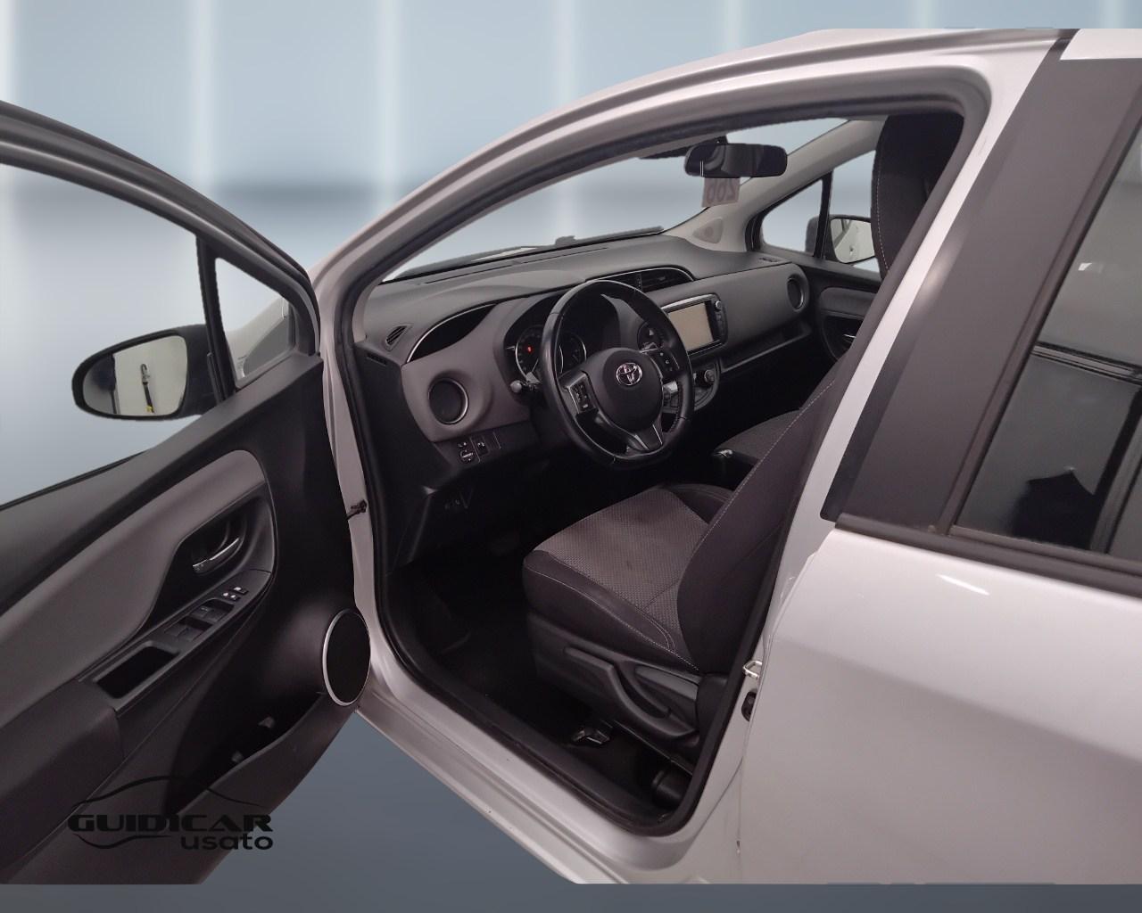 TOYOTA Yaris III 2015 - Yaris 5p 1.5h Active my16