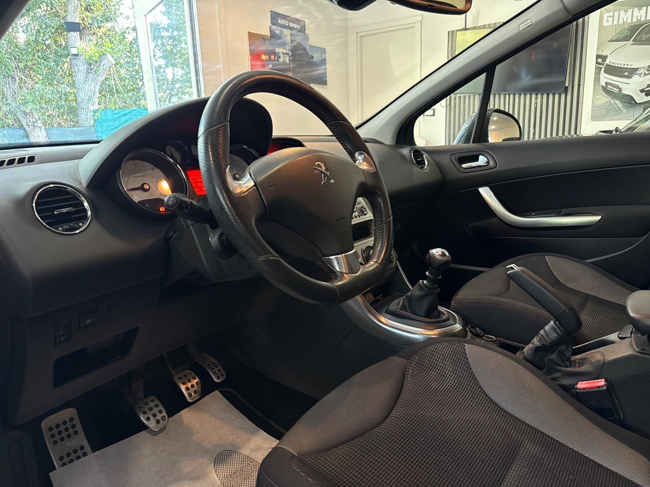 Peugeot 308 1.6 diesel anno 2013 neopatentati