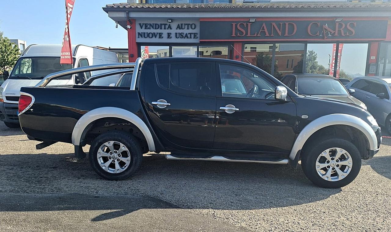 Mitsubishi L200 2.5 DOPPIA -CABINA 178cv AUTOMATICO